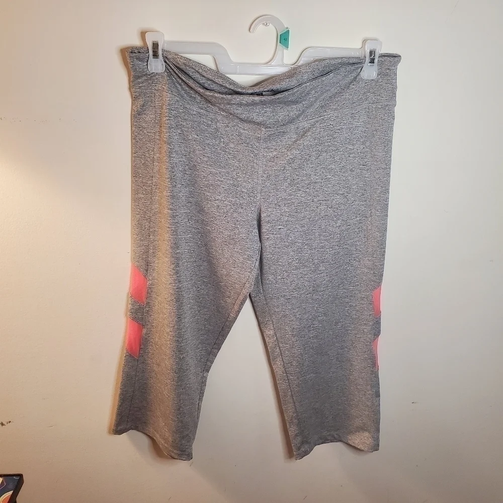 Aviva Sports yoga pants capri Size 2XL